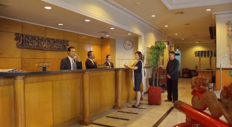 Weta International Hotel スラバヤ エクステリア 写真