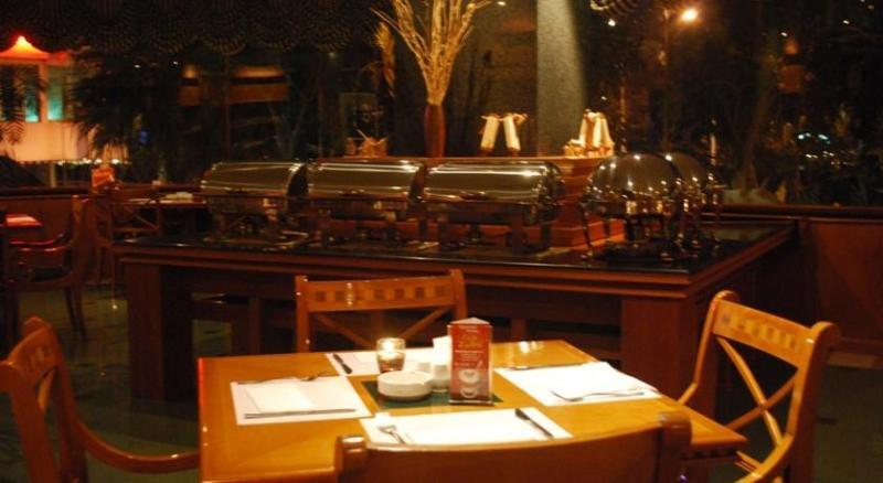 Weta International Hotel スラバヤ エクステリア 写真